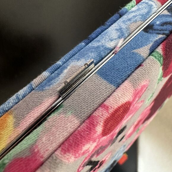 Thirty-One Hard Case Wallet Watercolor Garden Floral Pattern Gray Multicolor - Picture 7 of 7